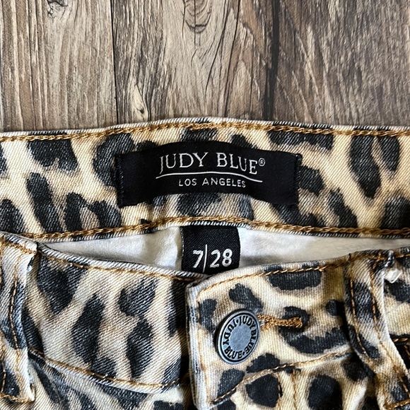 Judy Blue Cool Cat Leopard Print Fit and Flare Jeans - Picture 7 of 13